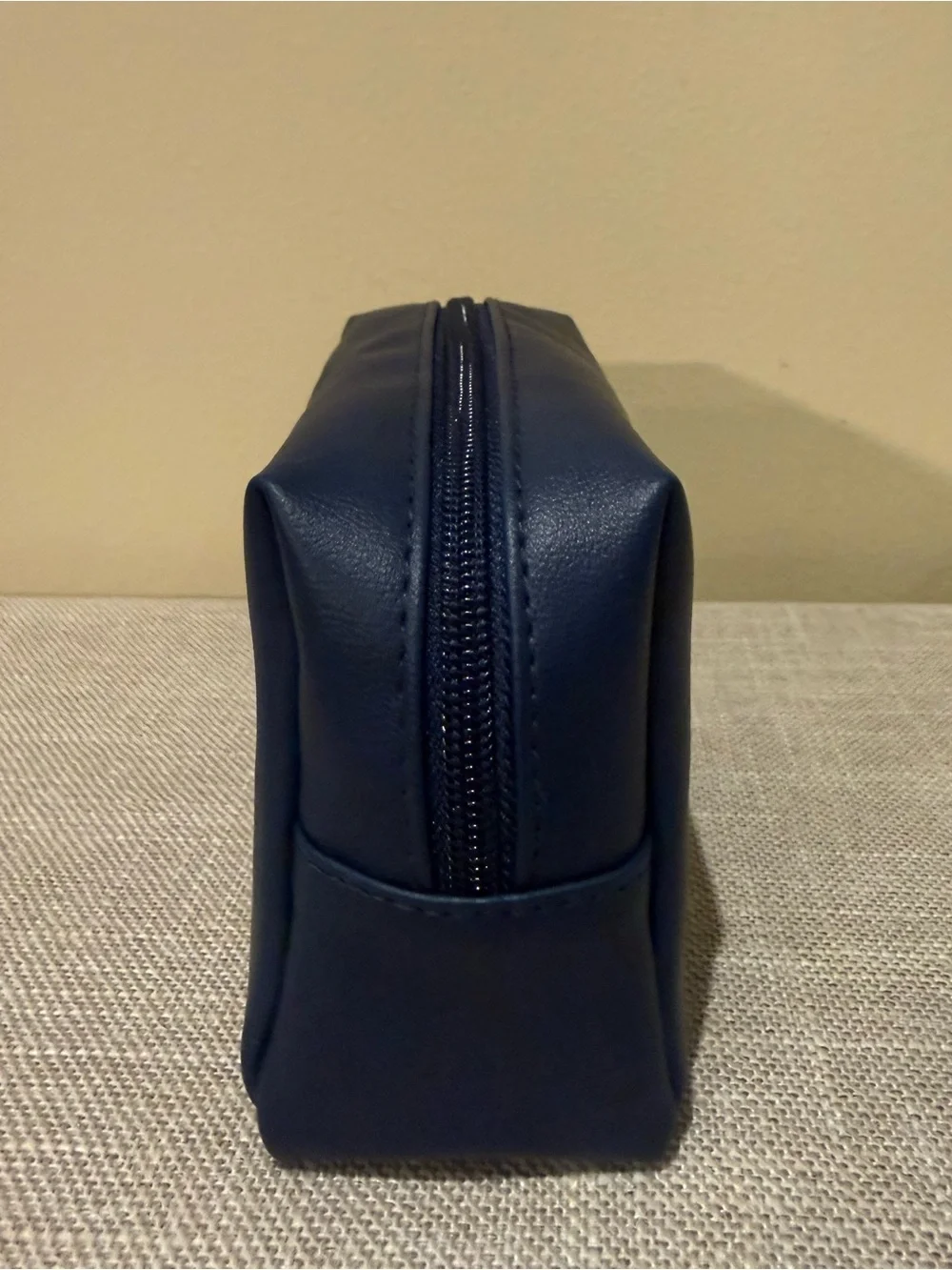 United Airlines 100 Years Commemorative Amenity Kit Navy Case Pen Skincare